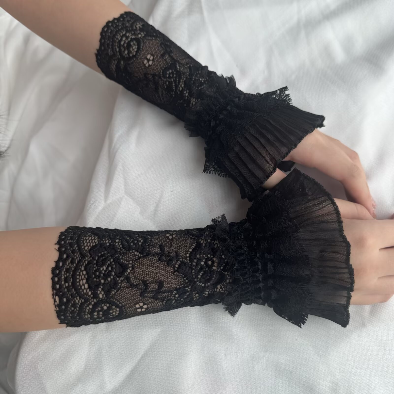 레이스 홀로우 손목 커버 트럼펫 플로럴 디자인 신축성  - Men Accessories For Wrist 리뷰 및 가격